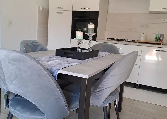 Novi Vinodolski Apartments *