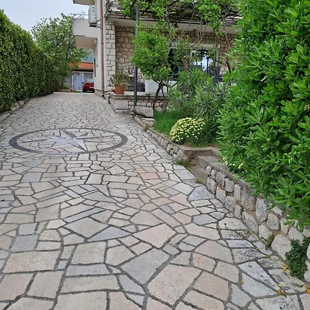 Novi Vinodolski Apartments Apartman *